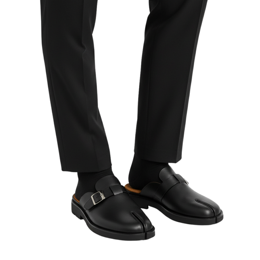 TerraVey | NoirBuckle Moderne Pantoletten