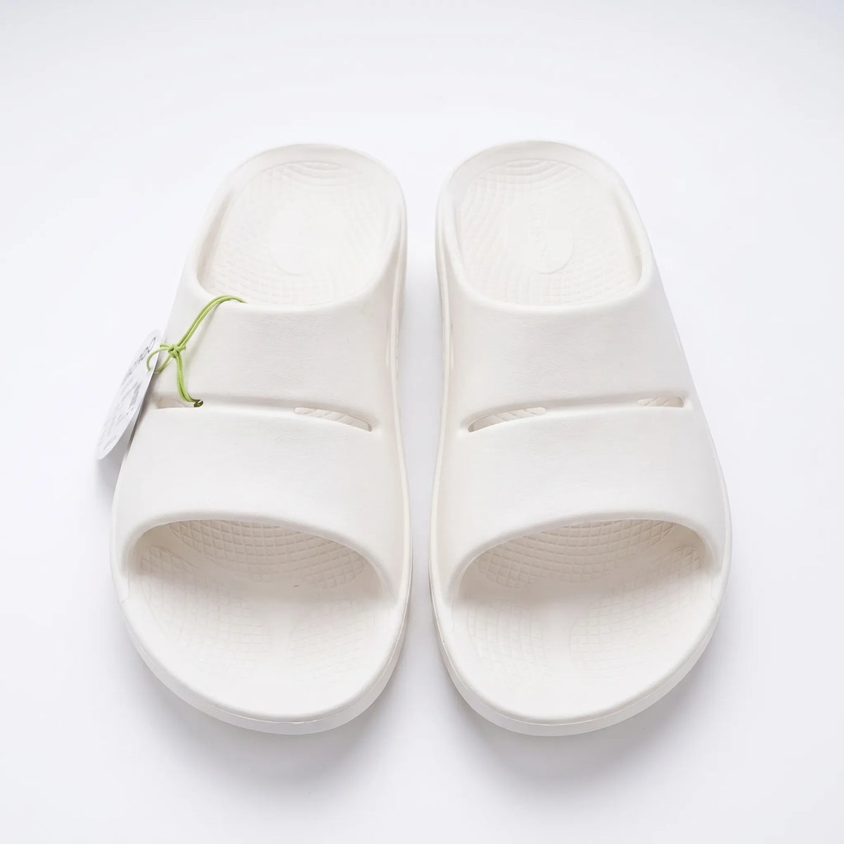 TerraVey | Aerovus Dickgepolsterte Slip-On-Sandalen