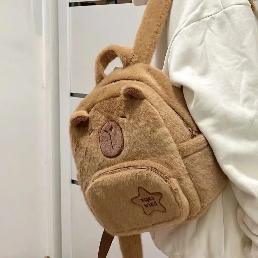 TerraVey | Capyraffy Plüsch-Rucksack aus Kunstfell