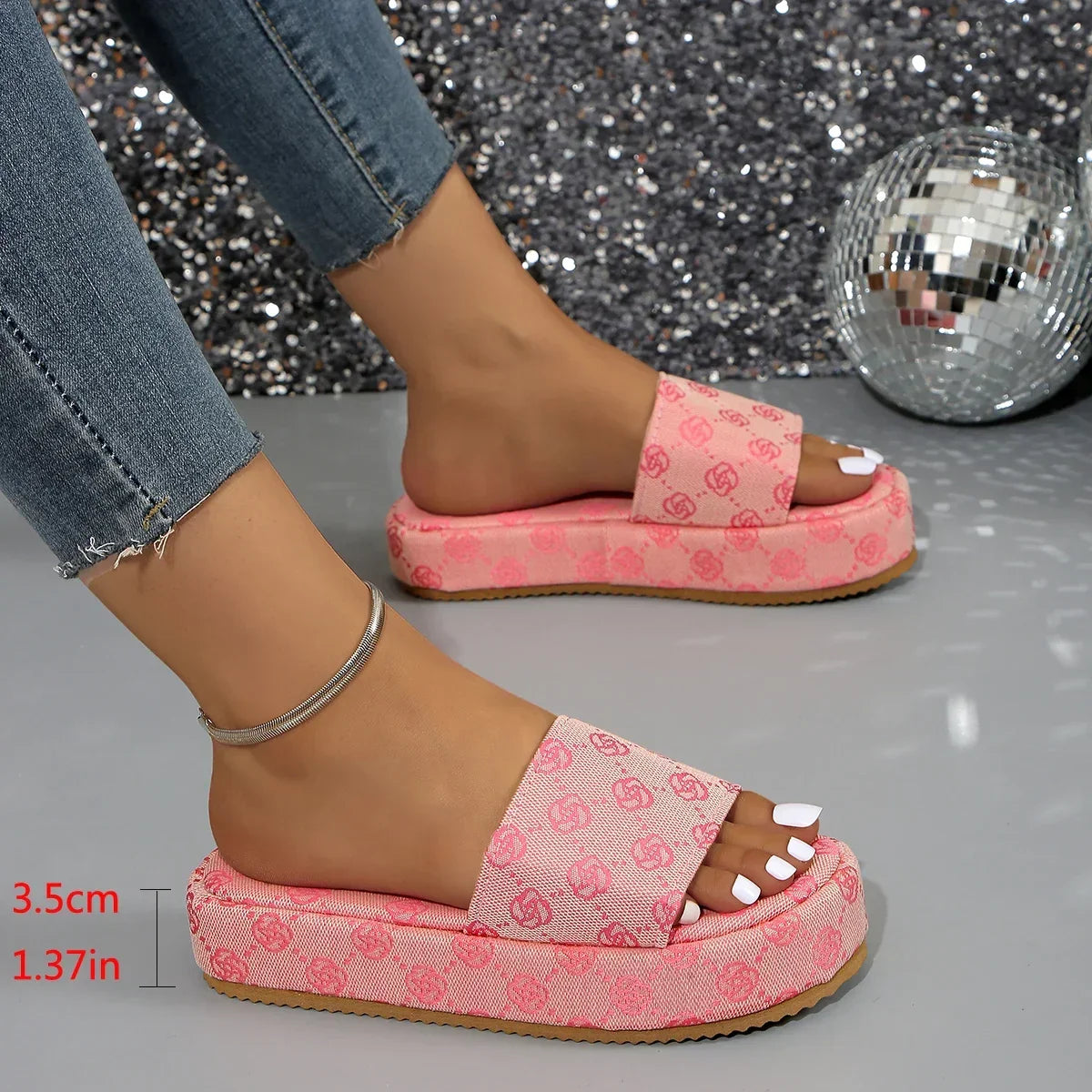 TerraVey | Motivira Gemusterte Flache Slide-Sandalen